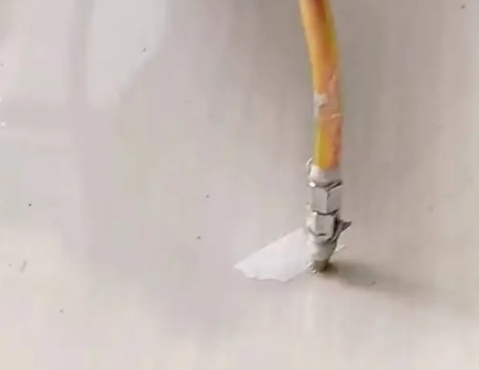 榆树瓷砖空鼓维修公司专业解答在瓷砖铺贴过程中，如果使用的砂料过粗（如全部使用了粗砂），可能会导致以下问题